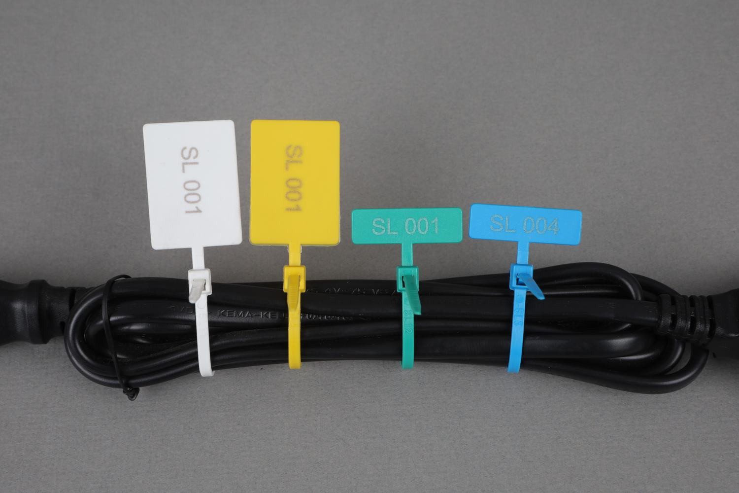 Line Drawing - Outside Tag Tie